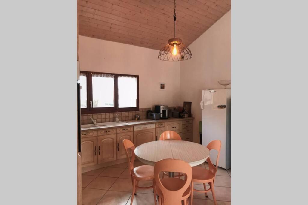 Maison entière au pied du plateau du retord 2 chambres SDB - Vouvray Ochiaz Extérieur photo
