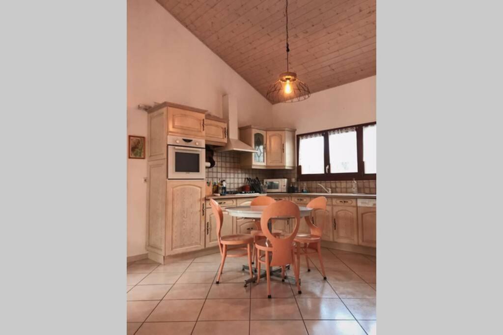 Maison entière au pied du plateau du retord 2 chambres SDB - Vouvray Ochiaz Extérieur photo